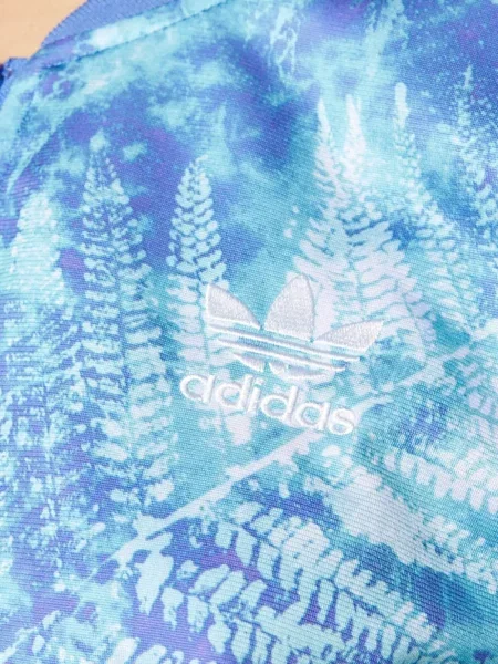 Legginsy Adidas do biegania z nadrukiem z dekoltem w serek czerwone