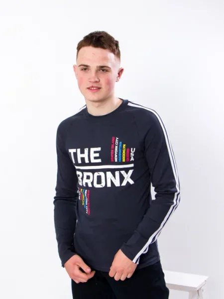 Лонгслив носи своє серый