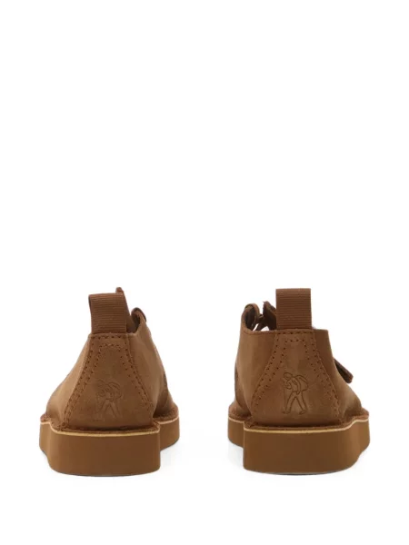 Botine Clarks din piele de căprioară maro
