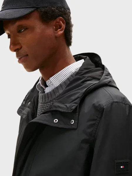 Куртка Tommy Hilfiger с капюшоном черная