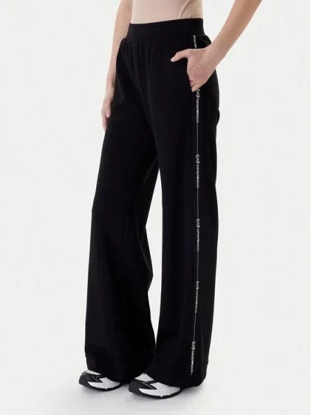 Emporio Armani Spodnji del trenirke Flared Fit črna