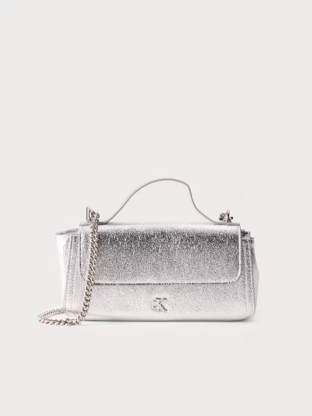 Calvin Klein Taška cez rameno strieborná