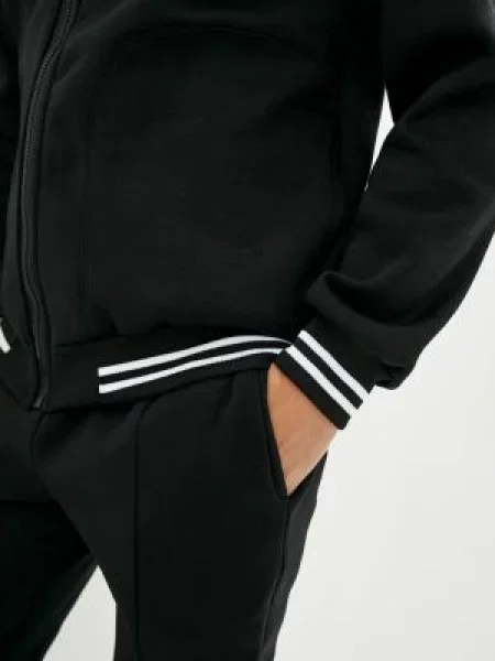 ISSA Plus ­ Спортивный костюм чорний