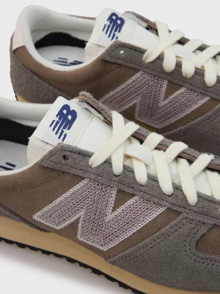 Замшевые кроссовки New Balance серые