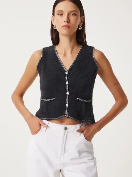 Happiness İstanbul Vestă tricotată negru / murdar alb