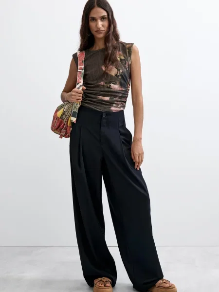 Desigual Pantaloni cutați negru