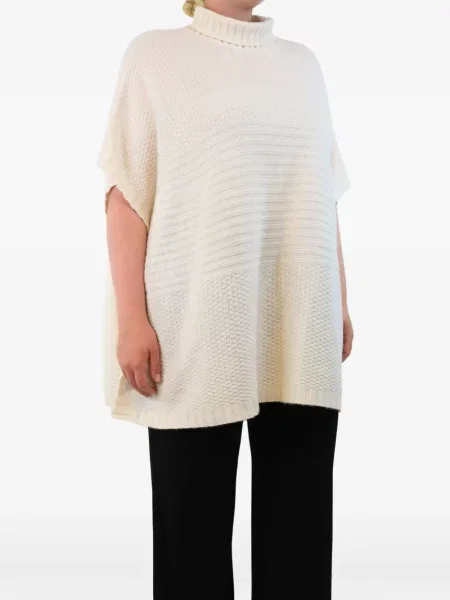 Poncho Allude
