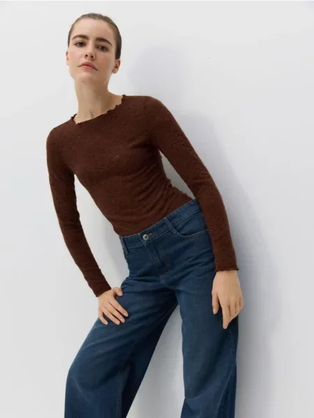 Reserved Мереживне боді з довгими рукавами темно коричневий