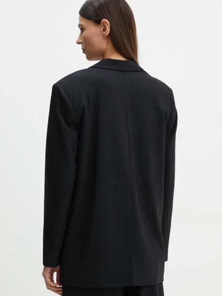 AERON sacou un singur rand de neted negru