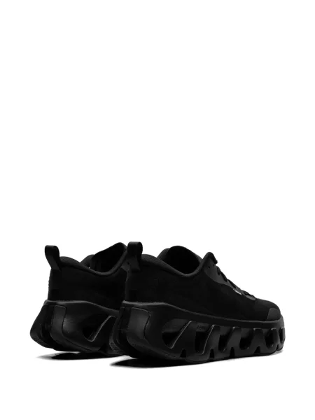Sneakerși On negru