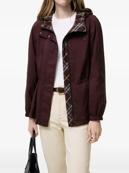 Geacă Burberry în carouri cu glugă maro