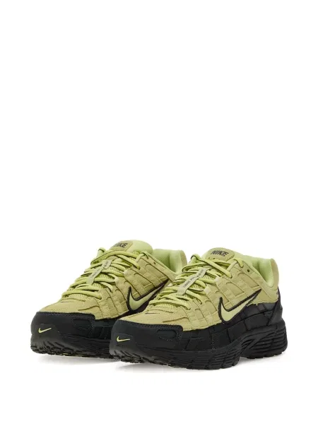 Curea Nike cu glugă cu tepi cu model floral alb