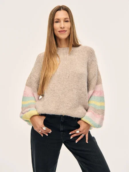 Kamila Šikl Pulover bej