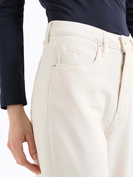 Джинсы бойфренды Armani Exchange из лиоцела