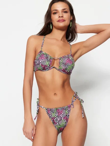 Bikini Trendyol cu model floral negru