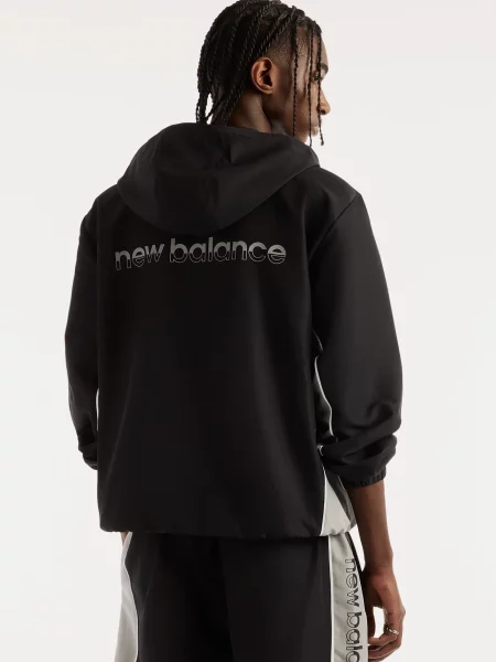 Вітровка New Balance чорна