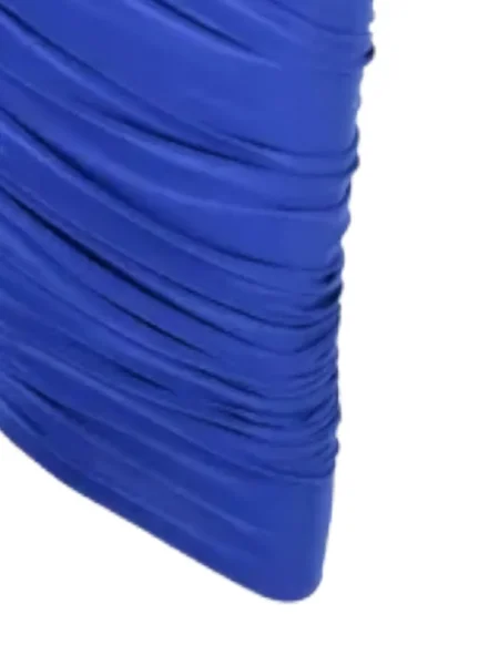 Rochie Norma Kamali drapată de costum albastru