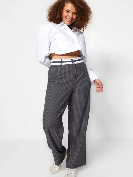 Pantaloni Trendyol cu dungi gri