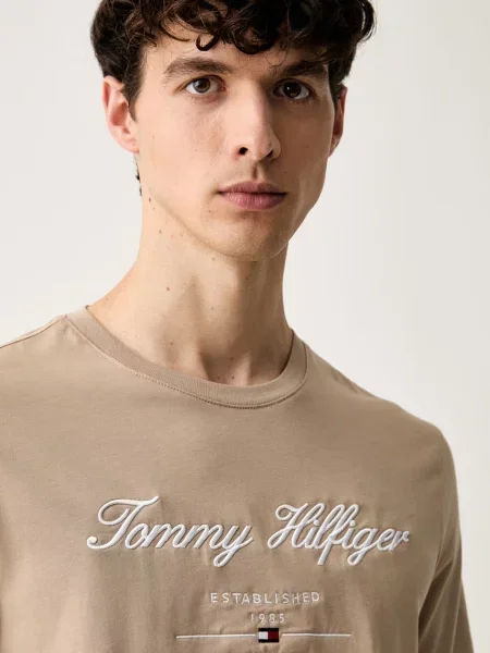 Tommy Hilfiger тениска мъжка от бежово