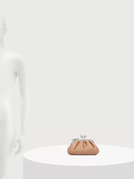 Кожаная сумка через плечо Weekend Max Mara
