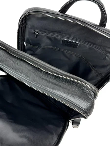 Кожаный рюкзак Royalbag черный