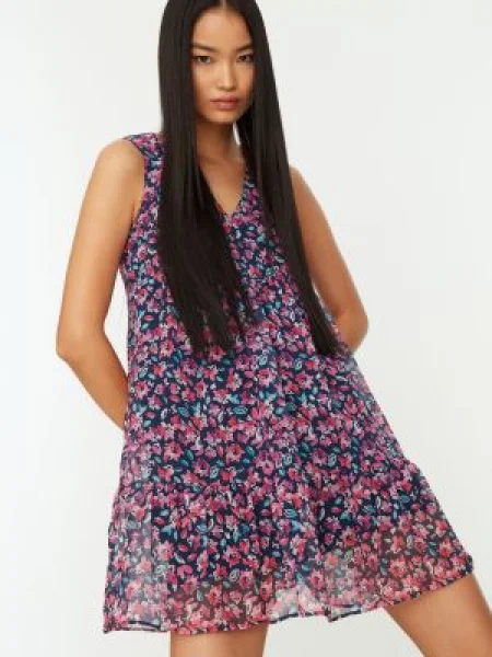 Rochie Trendyol cu model floral albastru