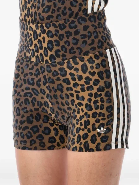 Pantaloni scurți Adidas zdrențuiți cu dungi din satin maro