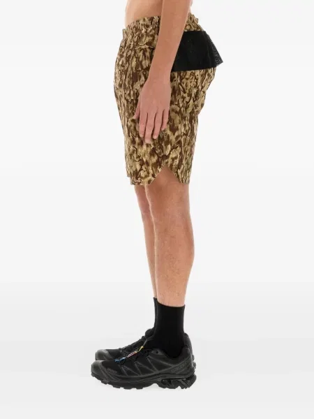 Pantaloni scurți South2 West8 cu imagine cu model camuflaj maro