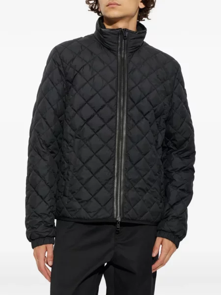Matlasat geacă cu puf Moncler negru