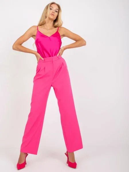 Pantaloni Fashionhunters de costum roz