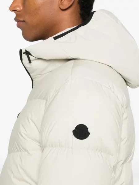 Geacă Moncler cu glugă