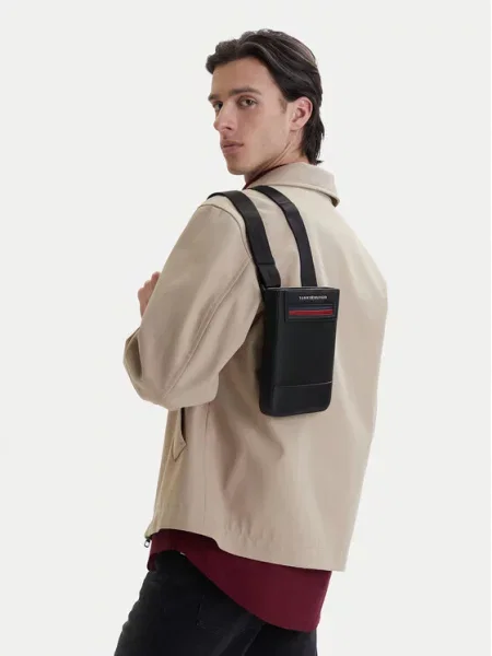 Tommy Hilfiger Torbica za okrog pasu Th Foundation Mini Crossover črna