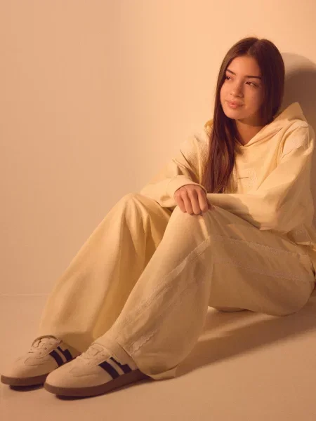 Reserved Спортивні штани з ажурними вставками світло-жовтий жовті