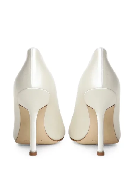 Pantofi cu toc Manolo Blahnik cu cataramă alb