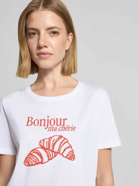 T-shirt z nadrukiem z motywem model SOBBE' B.young biała