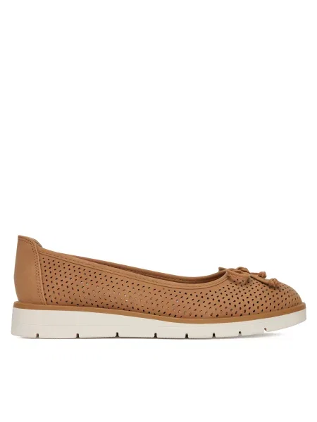 Pantofi Clara Barson bej