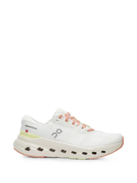 Sneakers On λευκό