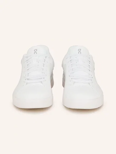 On Sneakersy The Roger Advantage weiss białe