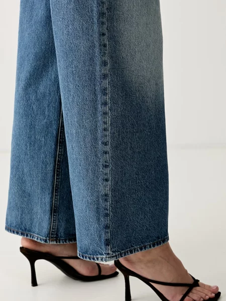Calvin Klein Jeans дънки relaxed fit дамски синьо