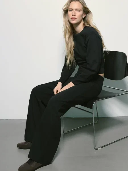 Reserved Гладкий світшот чорний