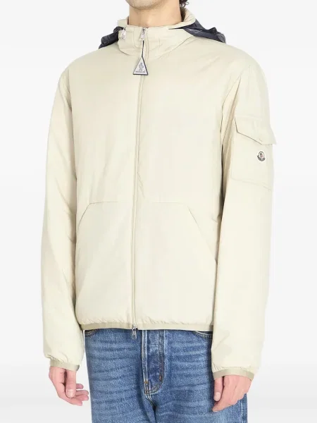 Яке Moncler