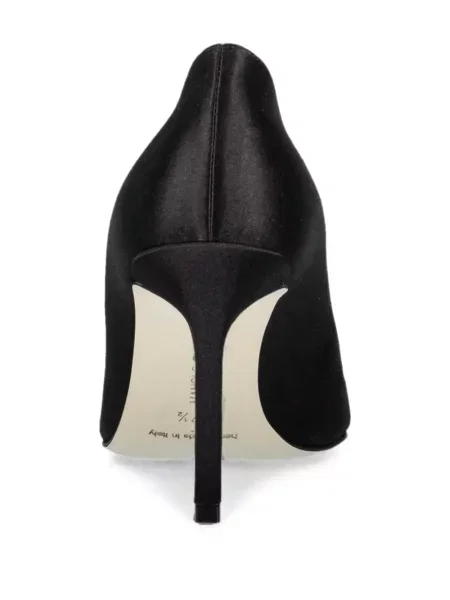Pantofi cu toc Manolo Blahnik din satin negru