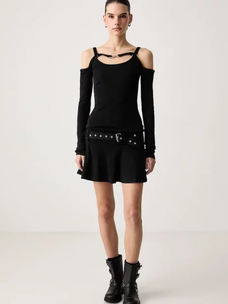 The Ragged Priest rochie din cu negru