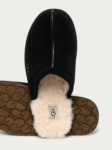 Замшевые тапочки Ugg с потертостями черные