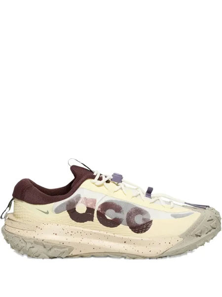 Pantaloni scurți Nike cu imagine din fleece alb