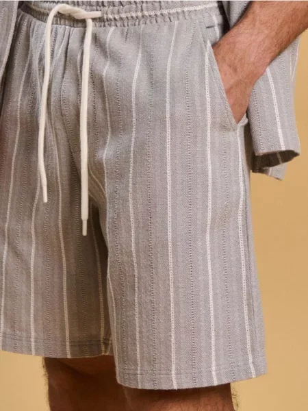 Sinsay Pruhované kraťasy zelená