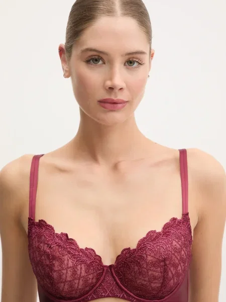 Сутиен Guess EBBY от дантела с десен бордо