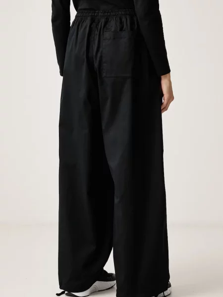 Nike Sportswear spodnie z bawełną Utility czarne