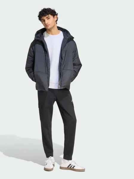 Демисезонная куртка Adidas черная