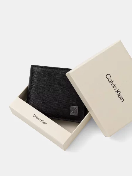 Calvin Klein Pénztárcák EMBLEM HW BILLFOLD W/COIN' fekete